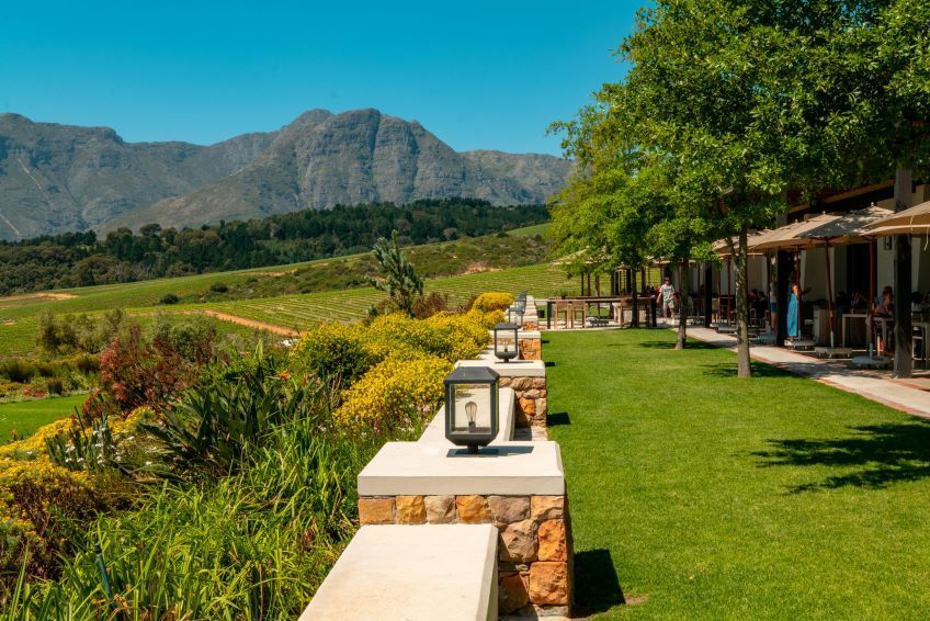terrasse pour dgustation sur la route des vins en Afrique du Sud